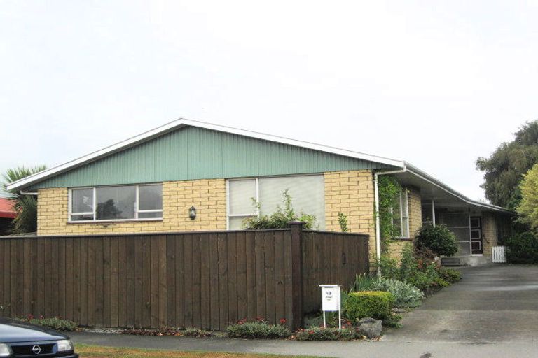 Photo of property in 43 Strathfield Avenue, Dallington, Christchurch, 8061