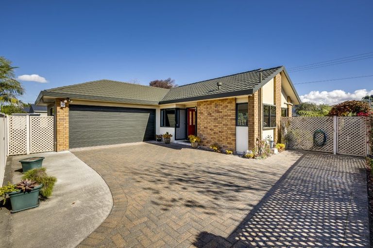Photo of property in 35 Beaufort Place, Taradale, Napier, 4112