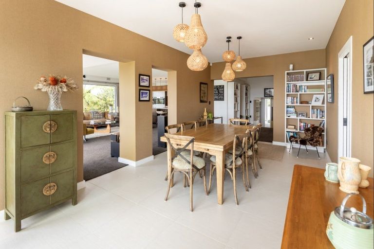 Photo of property in 26 Estuary Views, Shelly Park, Auckland, 2014