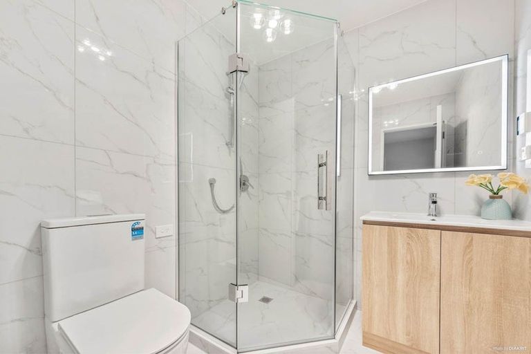 Photo of property in 106c Taikata Road, Te Atatu Peninsula, Auckland, 0610