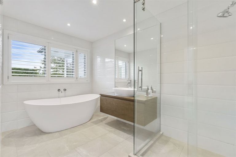 Photo of property in 136 Mellons Bay Road, Mellons Bay, Auckland, 2014
