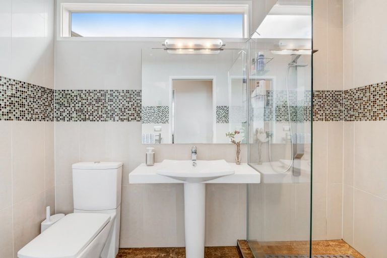 Photo of property in 21 Grand Drive, Orewa, 0931