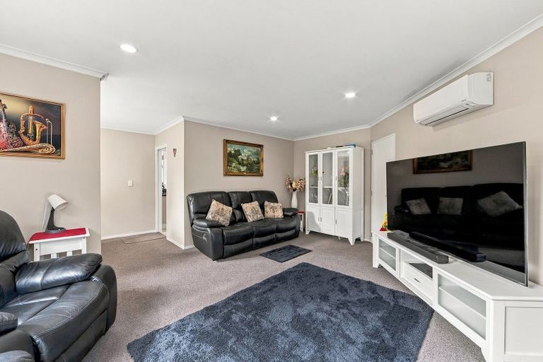 Photo of property in 18 Mcdougal Place, Kaiapoi, 7630