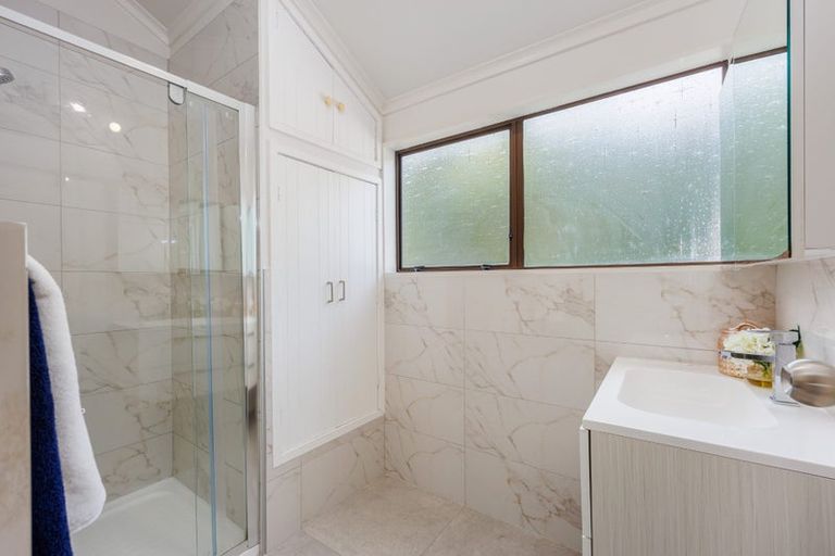 Photo of property in 1/12 Shanaway Rise, Hillcrest, Auckland, 0627