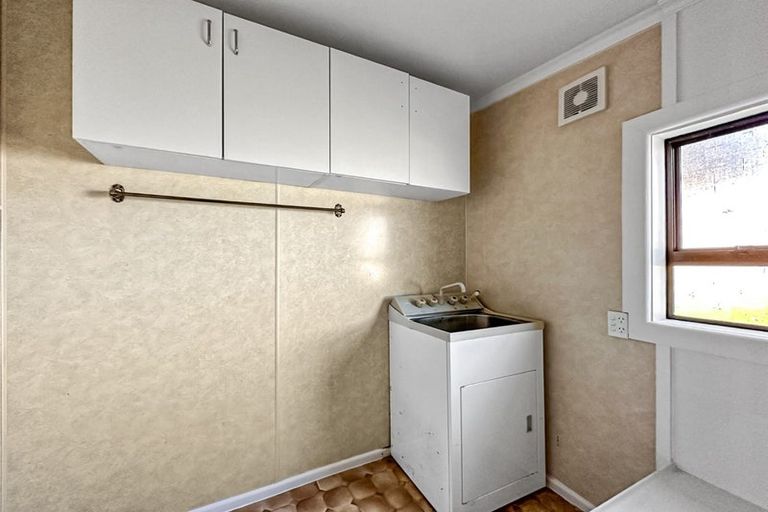 Photo of property in 21 Hood Street, Castlecliff, Whanganui, 4501