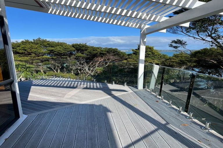 Photo of property in 9 Poaka Place, Beach Haven, Auckland, 0626