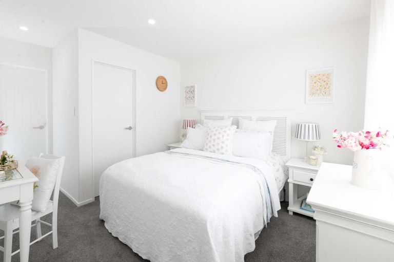 Photo of property in 90c Seymour Road, Sunnyvale, Auckland, 0612