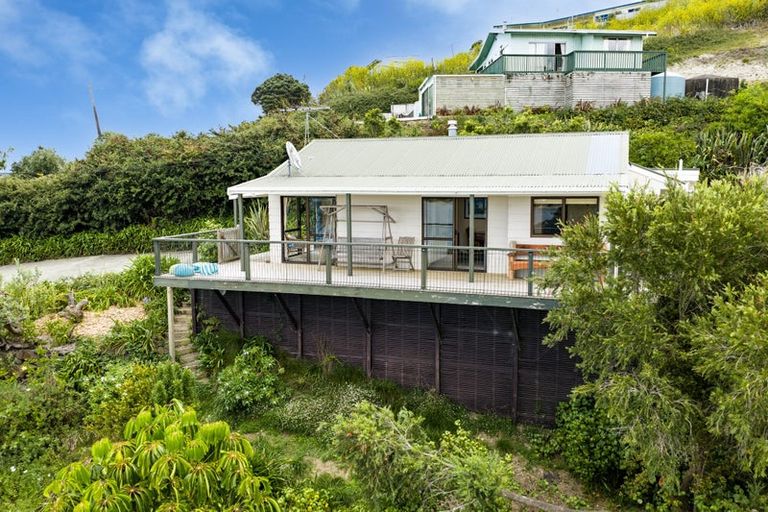 Photo of property in 14 Cliff Street, Pahi, Paparoa, 0571