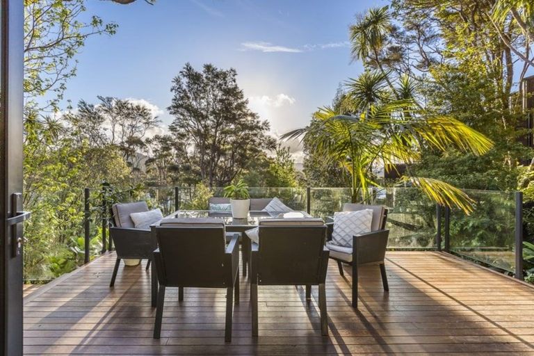 Photo of property in 297 Titirangi Road, Titirangi, Auckland, 0604