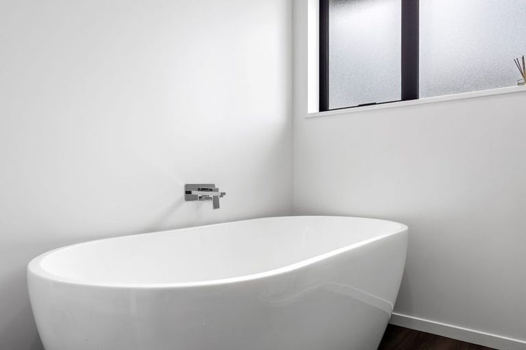 Photo of property in 3 Crossley Avenue, Woodend, 7610