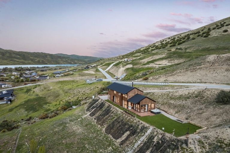 Photo of property in 2 Judare Drive, Lowburn, Cromwell, 9384