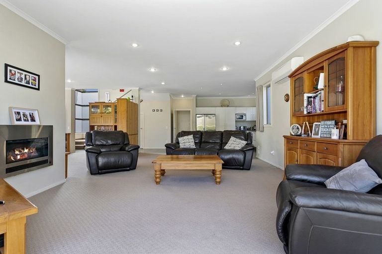 Photo of property in 1/745 Acacia Bay Road, Acacia Bay, Taupo, 3330