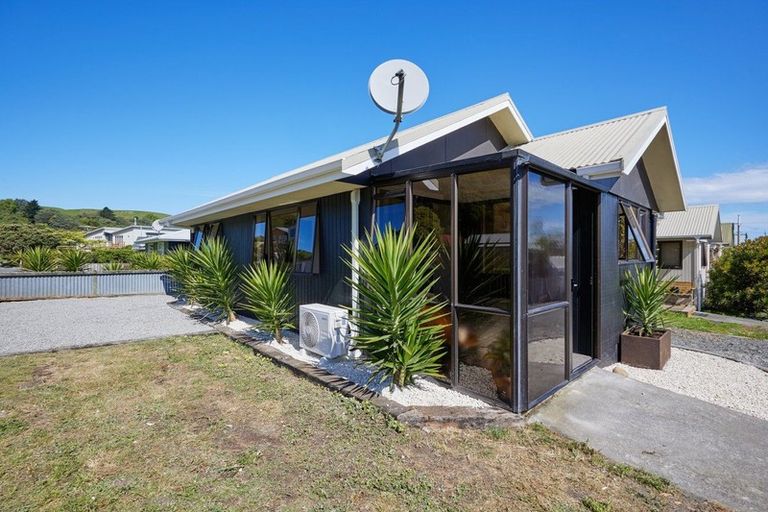 Photo of property in 37a Kotare Place, South Bay, Kaikoura, 7300