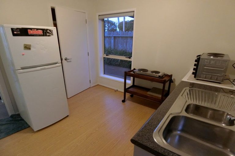 Photo of property in 1409 Whangaparaoa Road, Army Bay, Whangaparaoa, 0930