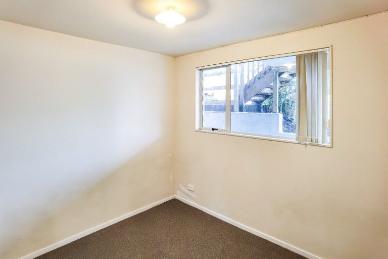 Photo of property in 9/242 Great North Road, Henderson, Auckland, 0612