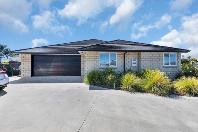 Photo of property in 4 Lanyard Place, One Tree Point, 0118