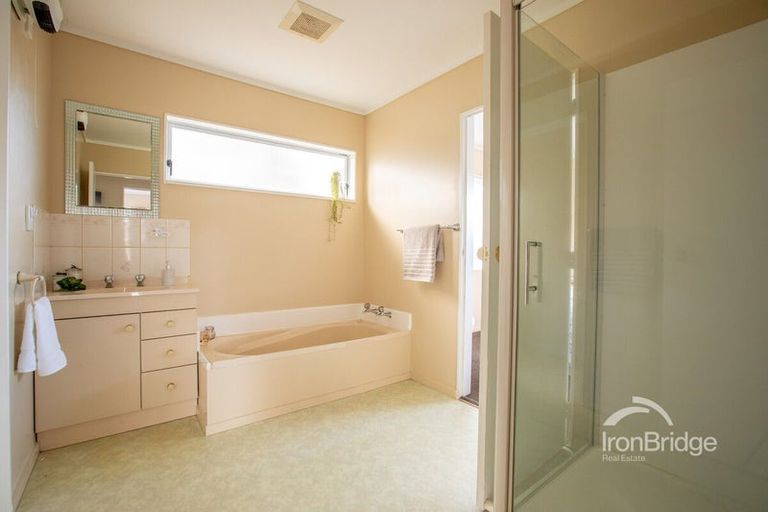 Photo of property in 2 Whitehouse Road, Titahi Bay, Porirua, 5022