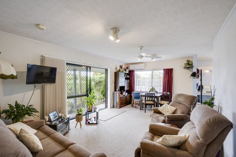 Photo of property in 2/17 Wharerangi Road, Tamatea, Napier, 4112