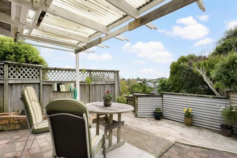 Photo of property in 4 Brian Crescent, Stanmore Bay, Whangaparaoa, 0932