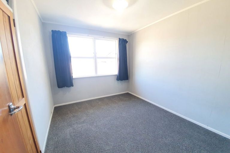 Photo of property in 32 Tararua Terrace, Cloverlea, Palmerston North, 4412