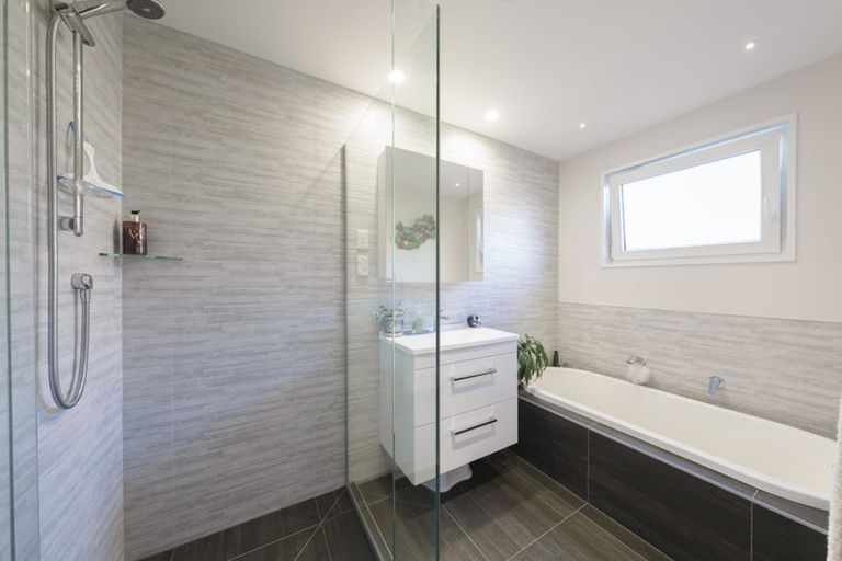 Photo of property in 5 Lodge Place, Ilam, Christchurch, 8041