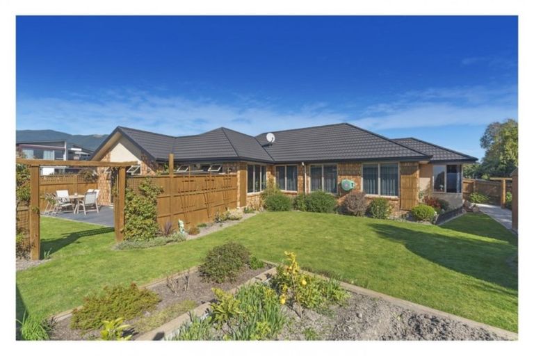 Photo of property in 14 Curtis Street, Stoke, Nelson, 7011