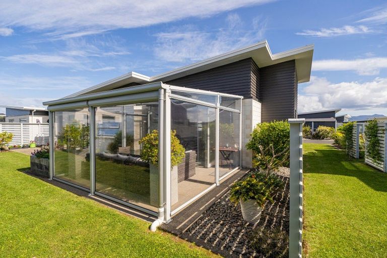 Photo of property in 16 Vanita Drive, Whitianga, 3510