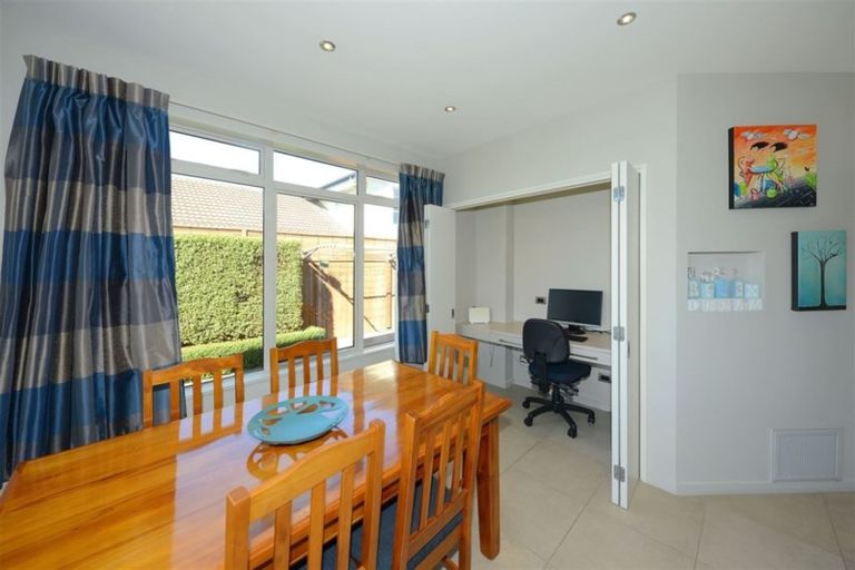 Photo of property in 156a Avonhead Road, Ilam, Christchurch, 8041