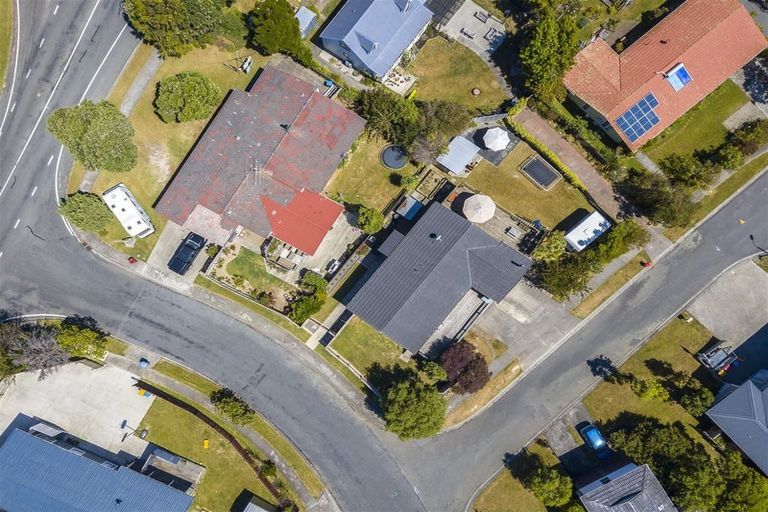 Photo of property in 1 Azimuth Place, Whitby, Porirua, 5024