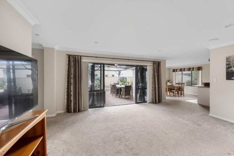 Photo of property in 15 Pinotage Drive, Greenmeadows, Napier, 4112