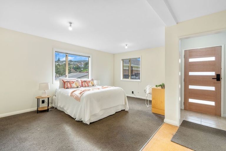 Photo of property in 99 Kaikorai Valley Road, Glenross, Dunedin, 9011