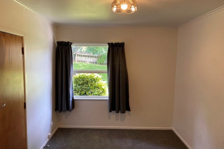 Photo of property in 2/284 Wairau Road, Glenfield, Auckland, 0629