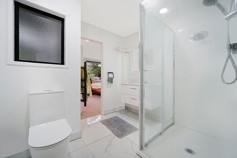 Photo of property in 74 Rhinevale Close, Henderson, Auckland, 0612