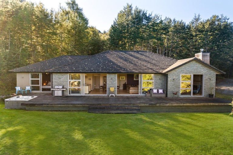 Photo of property in 7 Tall Tree Lane, Mount Creighton, Queenstown, 9371