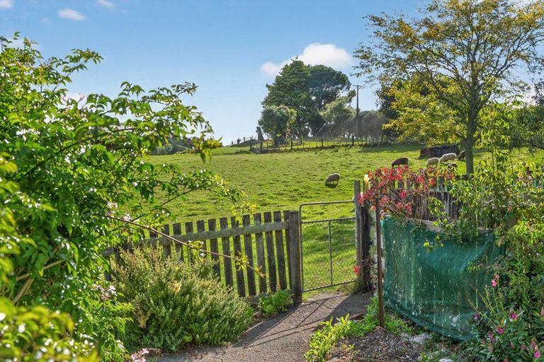 Photo of property in 311 Franklin Road, Paparoa, 0571