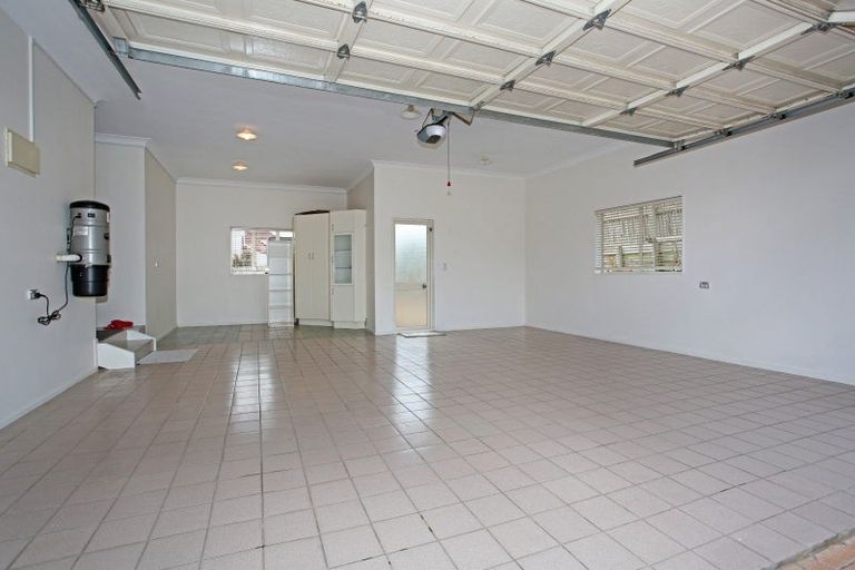 Photo of property in 50 Jane Eyre Drive, Somerville, Auckland, 2014