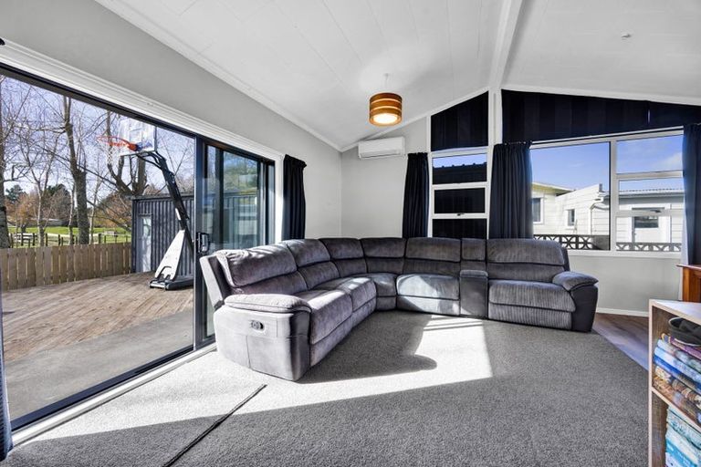 Photo of property in 10 Karaka Street, Inglewood, 4330