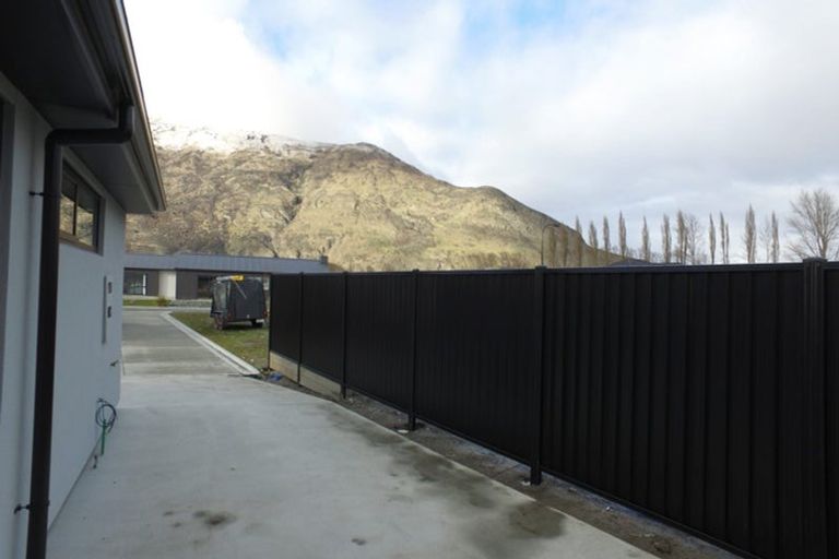 Photo of property in 10 Peasmoor Road, Lower Shotover, Queenstown, 9304