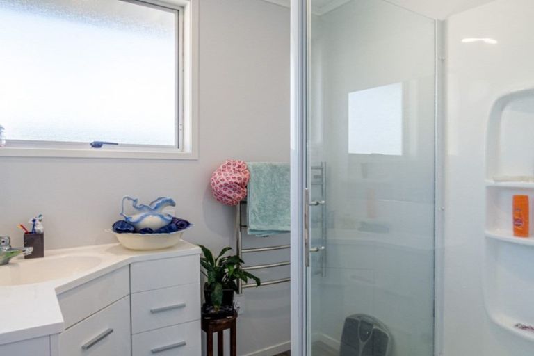 Photo of property in 15 Puriri Crescent, Edgecumbe, 3120