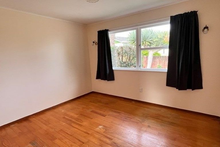 Photo of property in 3 Wycherley Drive, Bucklands Beach, Auckland, 2014