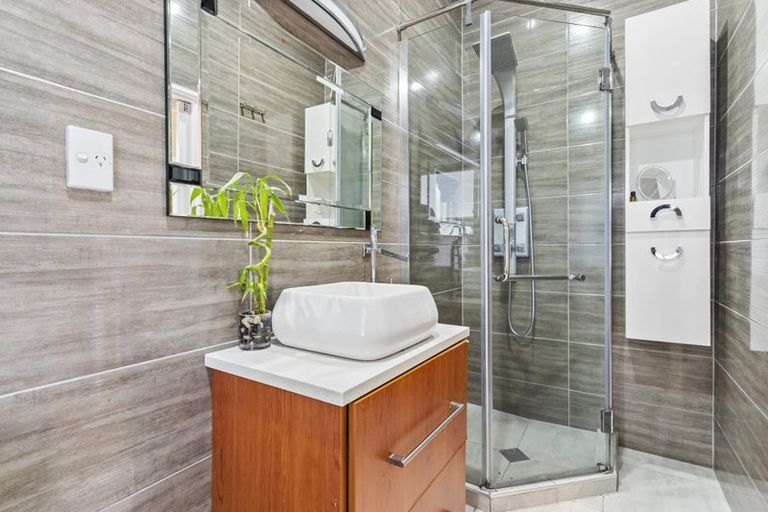 Photo of property in 53 Chatsworth Crescent, Pakuranga Heights, Auckland, 2010