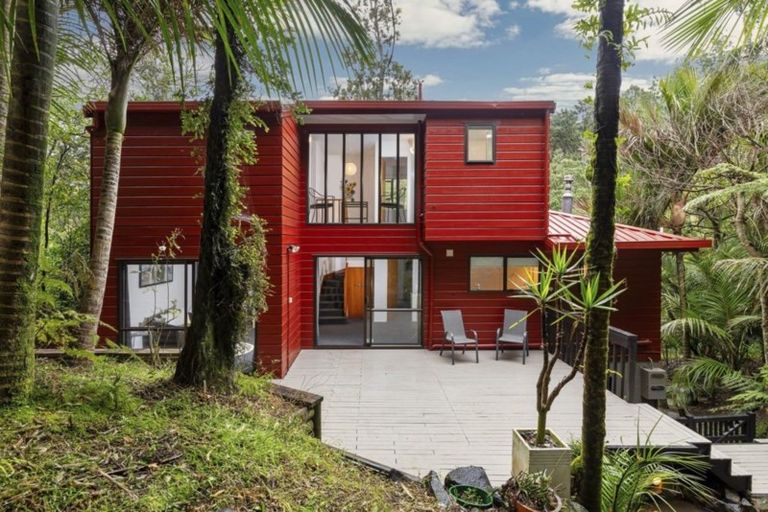 Photo of property in 64 Wood Bay Road, Titirangi, Auckland, 0604
