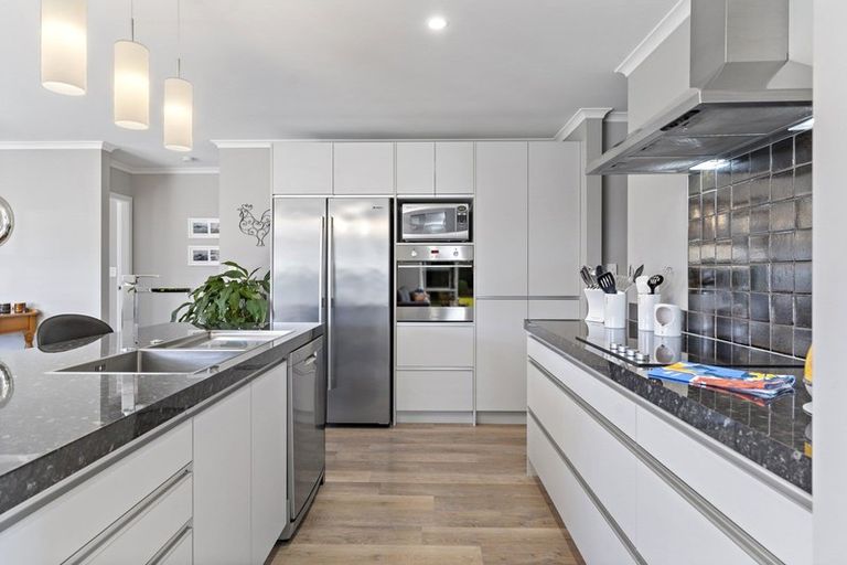 Photo of property in 61 Armstrong Avenue, Carterton, 5713