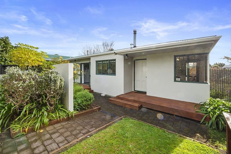Photo of property in 6 Pararewa Drive, Whalers Gate, New Plymouth, 4310