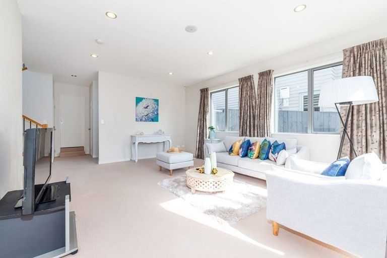 Photo of property in 38a Mark Edward Drive, Half Moon Bay, Auckland, 2012