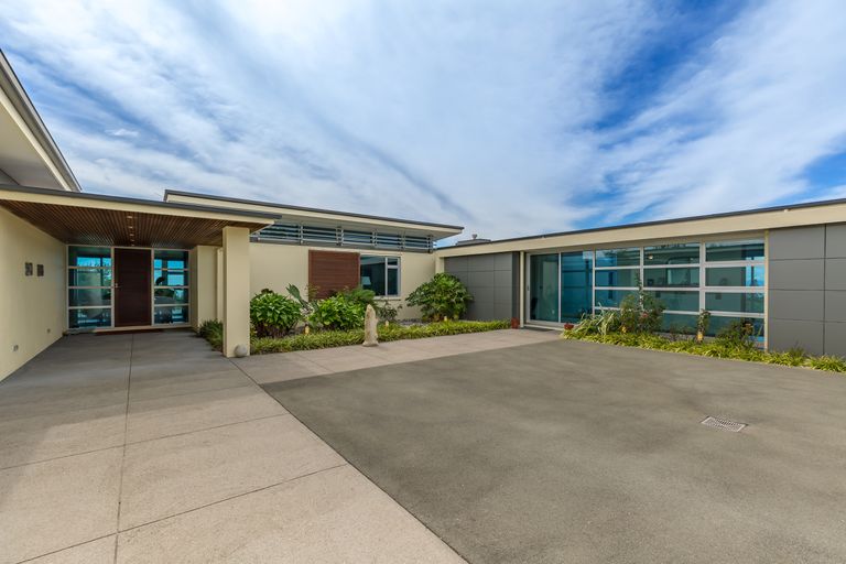 Photo of property in 40 Cliff Road, Tasman, Upper Moutere, 7173