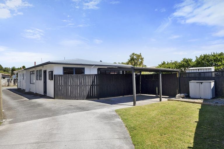 Photo of property in 15a Naumai Place, Spotswood, New Plymouth, 4310