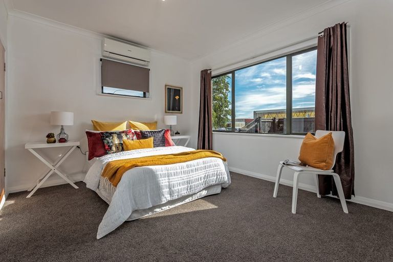 Photo of property in 1014 Tremaine Avenue, Roslyn, Palmerston North, 4414