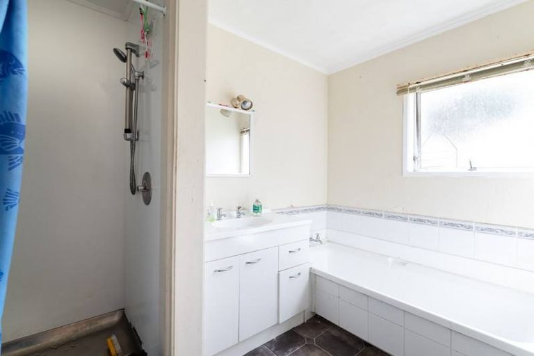 Photo of property in 29 Moncrieff Avenue, Clendon Park, Auckland, 2103