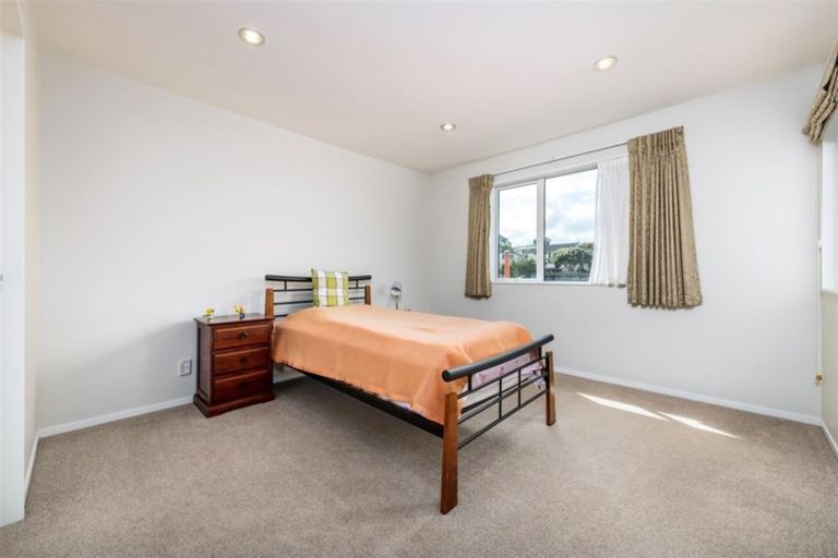 Photo of property in 10a Merchant Avenue, Te Atatu South, Auckland, 0610